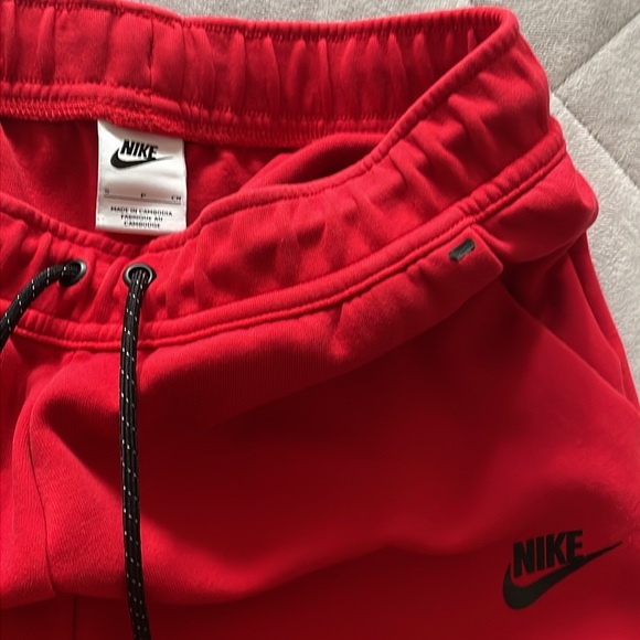 Red Nike Tech tracksuit (Pants), Size Small Men’s. - Picture 3 of 4